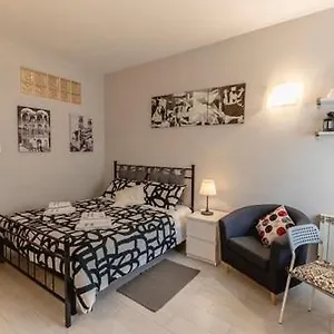 https://la-casina-di-mira.it-tuscanyhotel.com