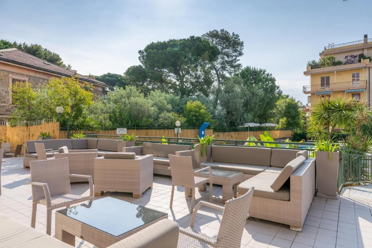 ***  Hotel Residence Garden Alassio İtalya